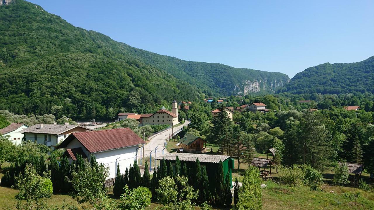 Apartments Martin Brod Екстериор снимка