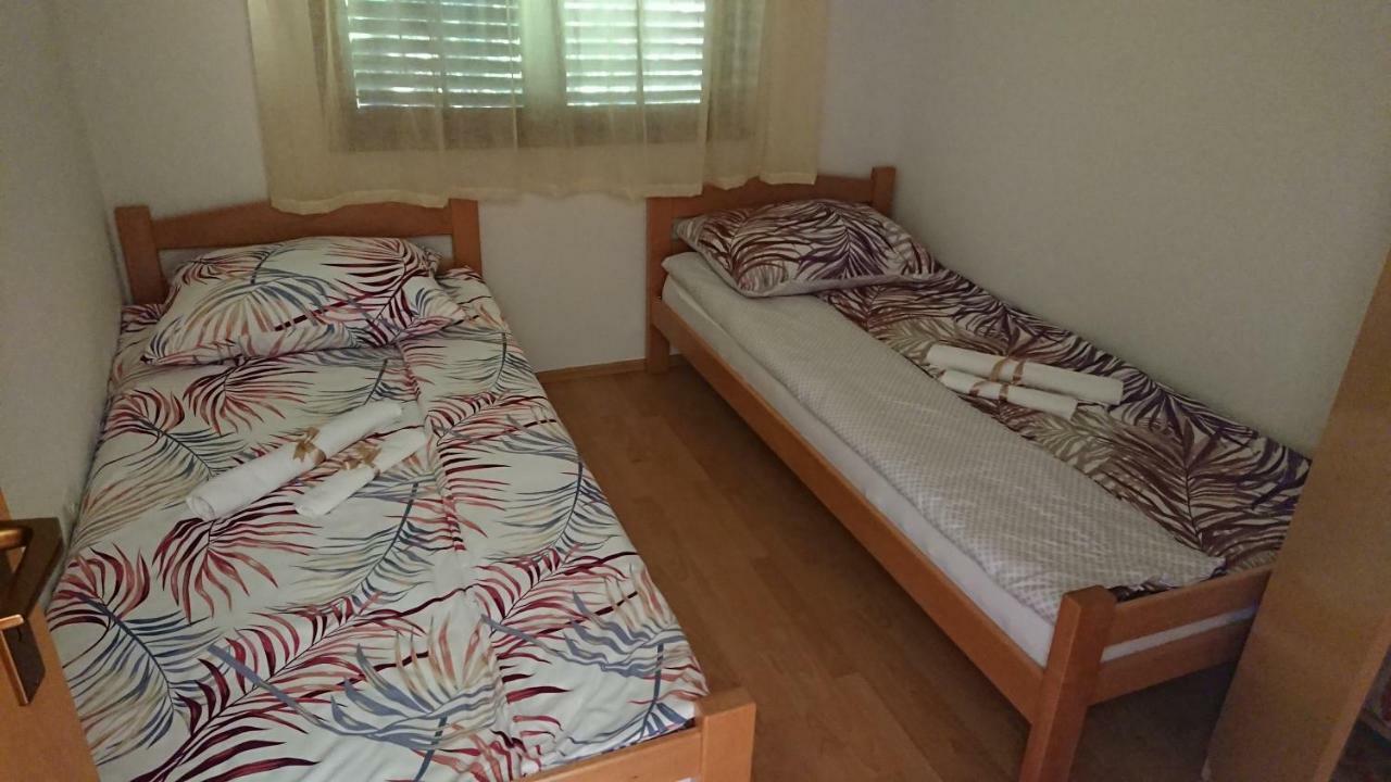 Apartments Martin Brod Екстериор снимка